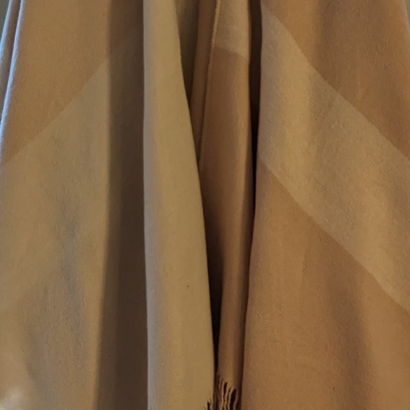 Soia & Kyo fringe wrap - Picture 7 of 8